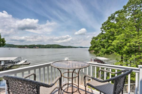 Sunny Providence Cottage Retreat with Dock, Kayaks